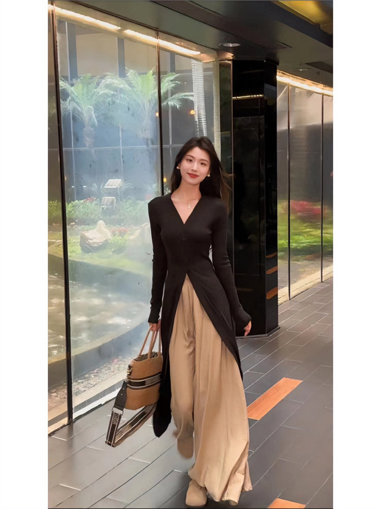 Vintage Fashion Art - Setelan Mantel Panjang dan Celana Vintage