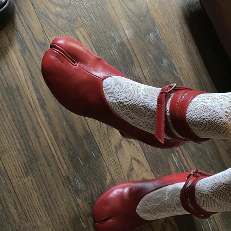 Vintage Fashion Dress - Sepatu Wanita Model Vintage Musim Semi