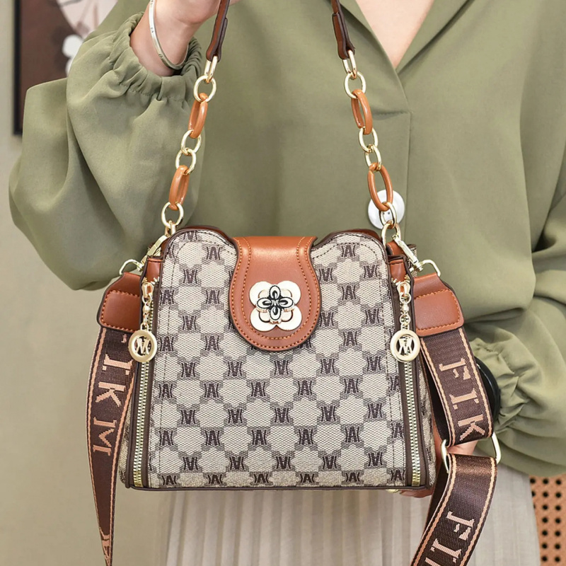 Tas selempang bermotif huruf v - Vintage Fashion Prints ulasan dan harga