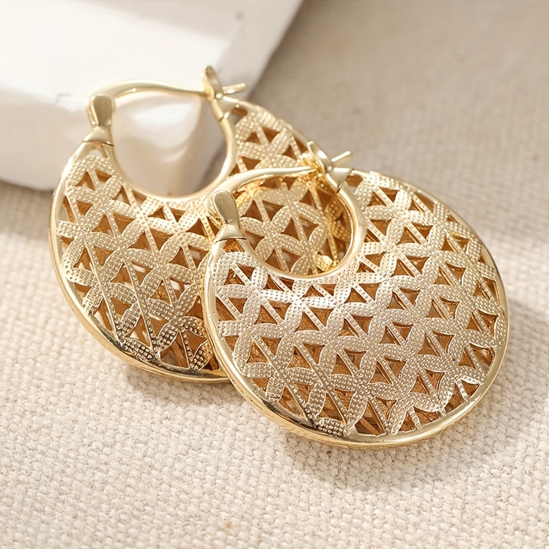 Anting Hoop Bulat Desain Beron - Vintage Fashion Illustrations ulasan dan harga