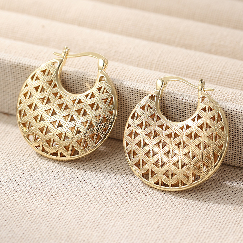 Anting Hoop Bulat Desain Beron - Vintage Fashion Illustrations ulasan dan harga
