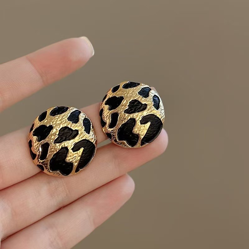 Anting Kancing Bulat Pola Ceta - Vintage Fashion Illustrations ulasan dan harga