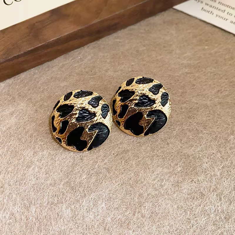 Anting Kancing Bulat Pola Ceta - Vintage Fashion Illustrations ulasan dan harga