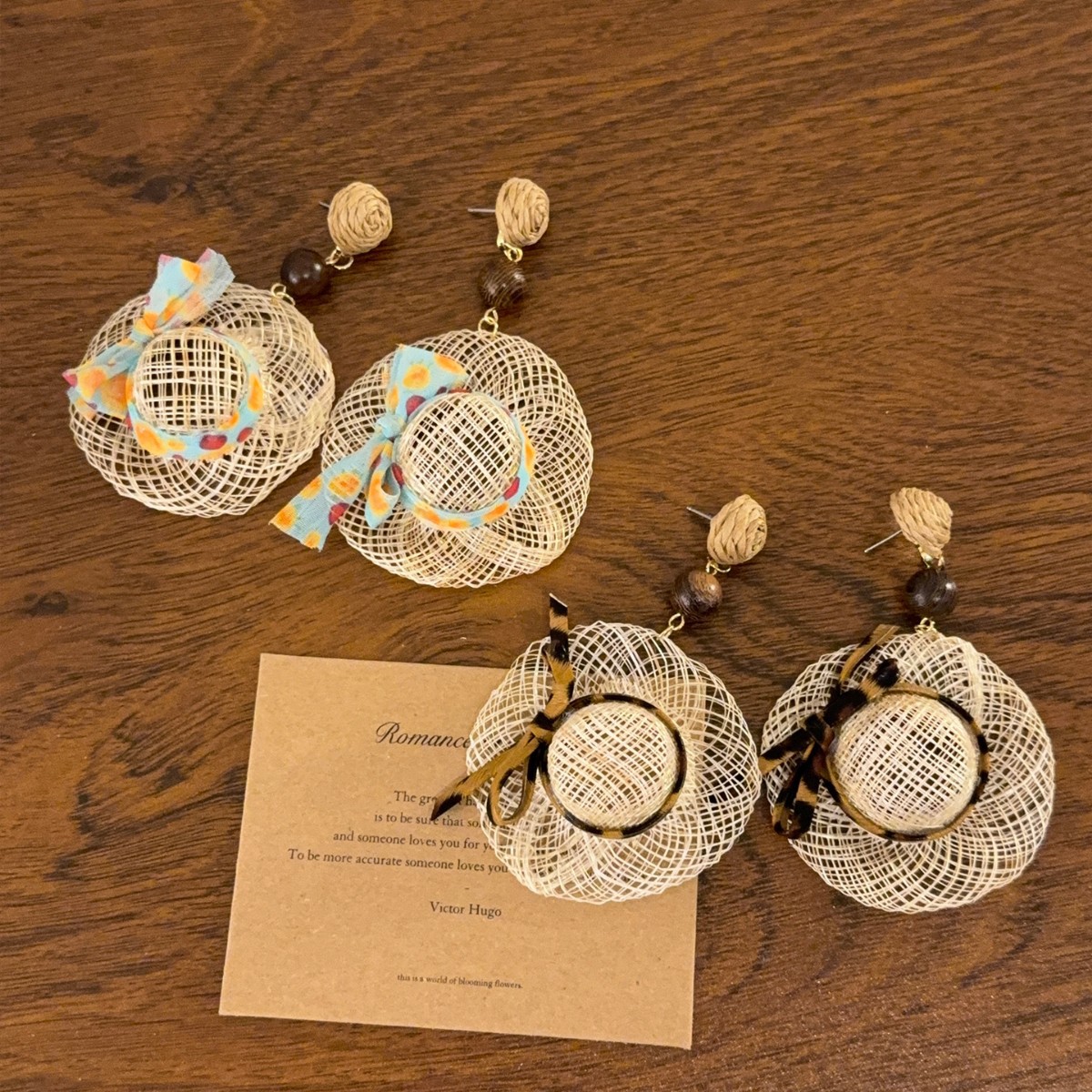 Anting-anting topi jerami anya - Vintage Fashion Illustrations ulasan dan harga