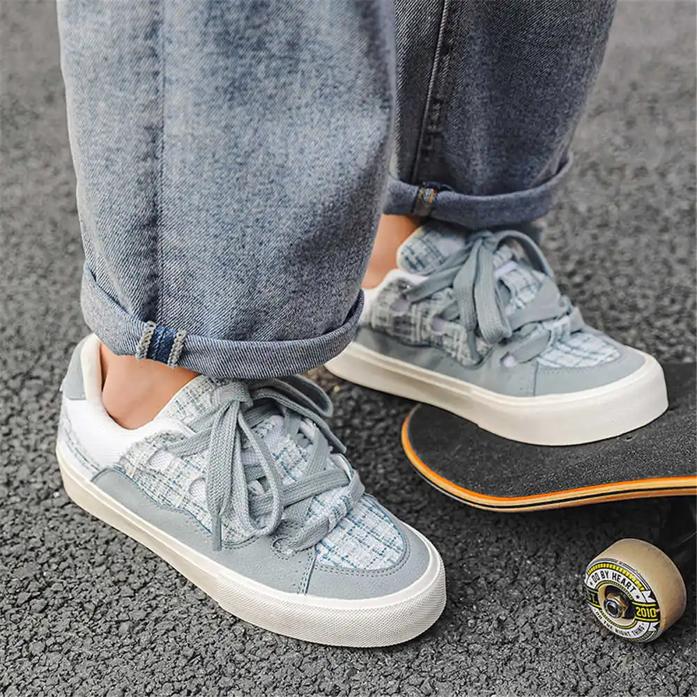 Sepatu bot krem wanita, dengan - Vintage Fashion Reseller ulasan dan harga
