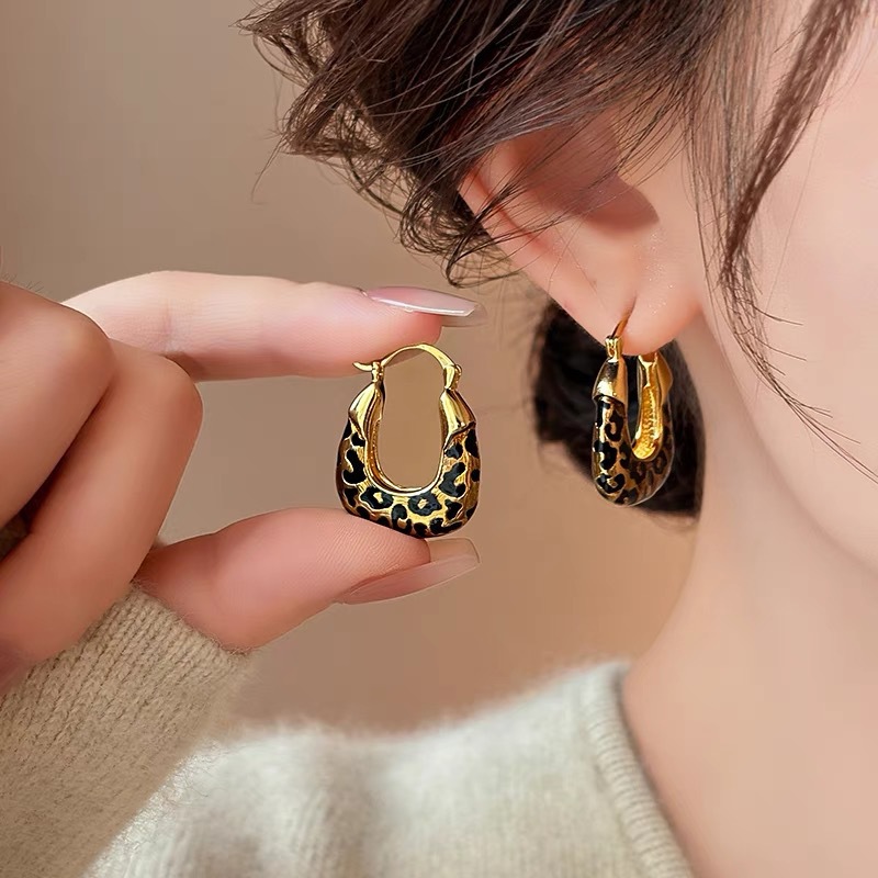 FTCY Anting Hoop Bentuk U Moti - Vintage Fashion Illustrations ulasan dan harga