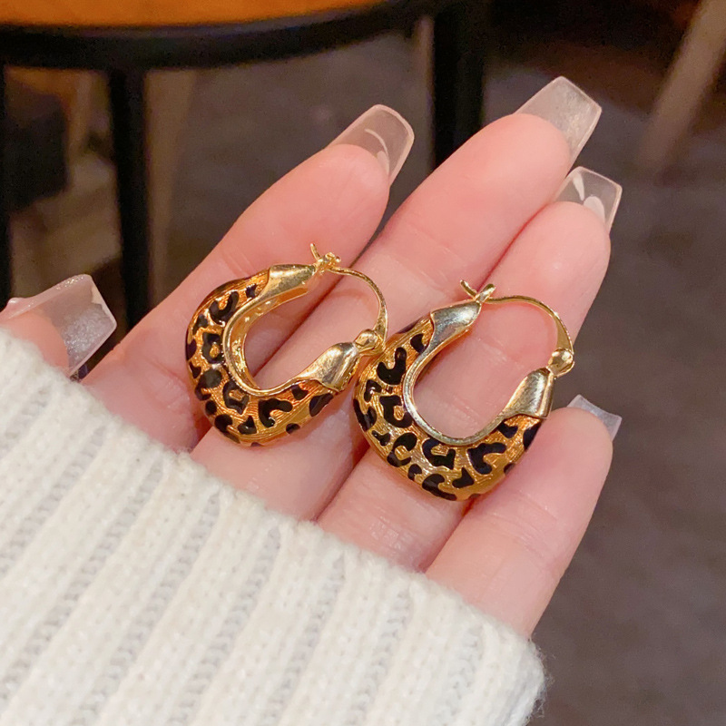 FTCY Anting Hoop Bentuk U Moti - Vintage Fashion Illustrations ulasan dan harga